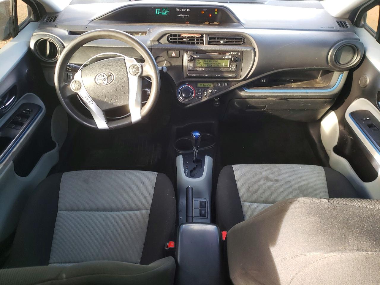 2013 TOYOTA PRIUS C photo 8