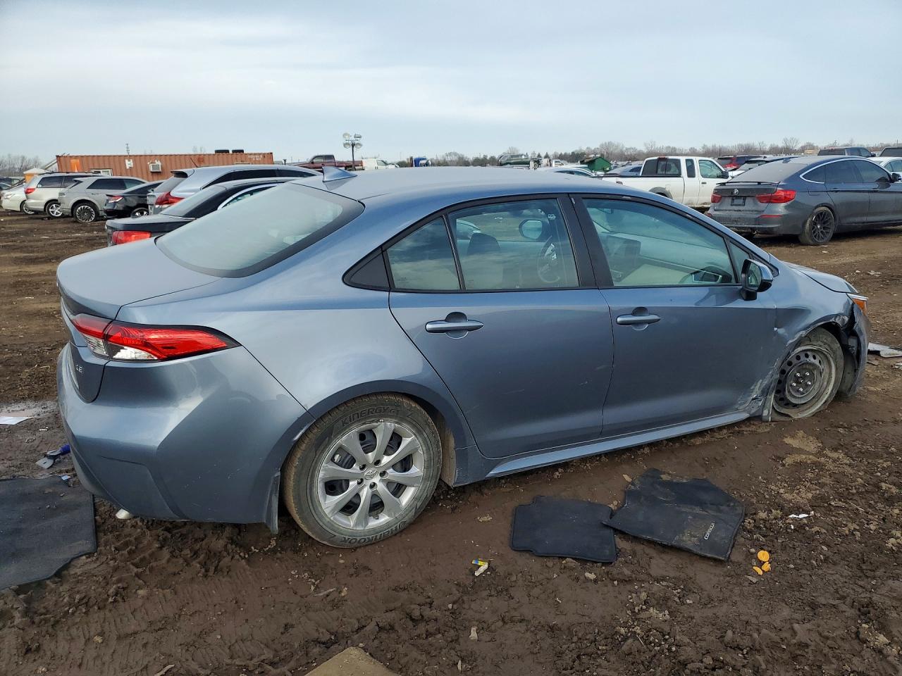 2025 TOYOTA COROLLA LE photo 3