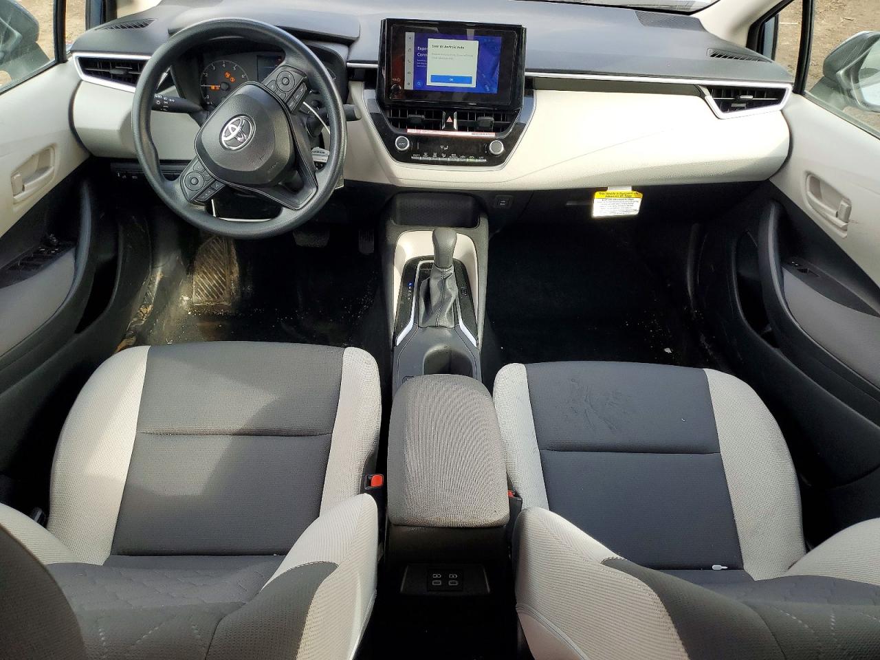 2025 TOYOTA COROLLA LE photo 8