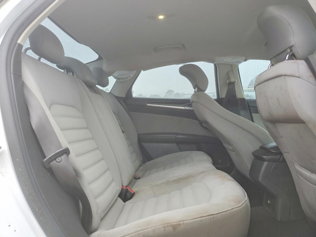 2014 FORD FUSION S photo 19