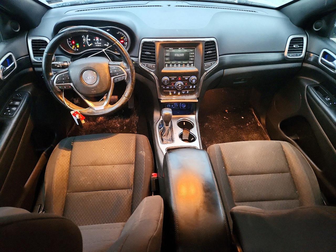 2019 JEEP GRAND CHEROKEE LAREDO photo 8