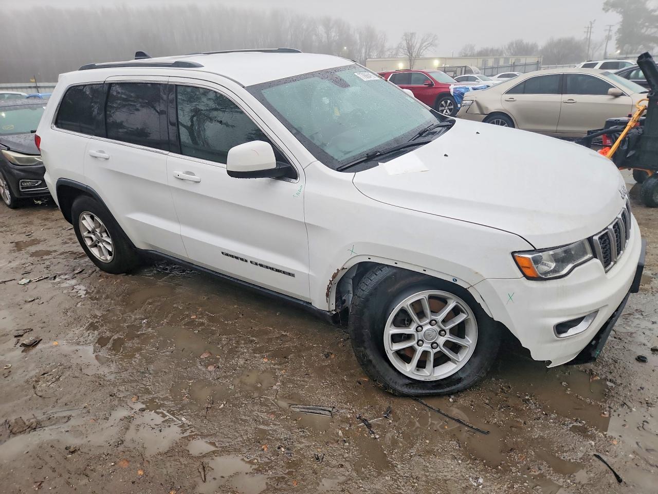 2019 JEEP GRAND CHEROKEE LAREDO photo 4