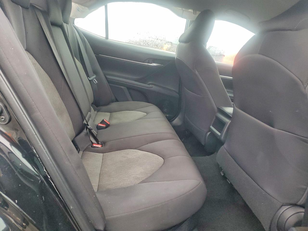 2021 TOYOTA CAMRY LE photo 10