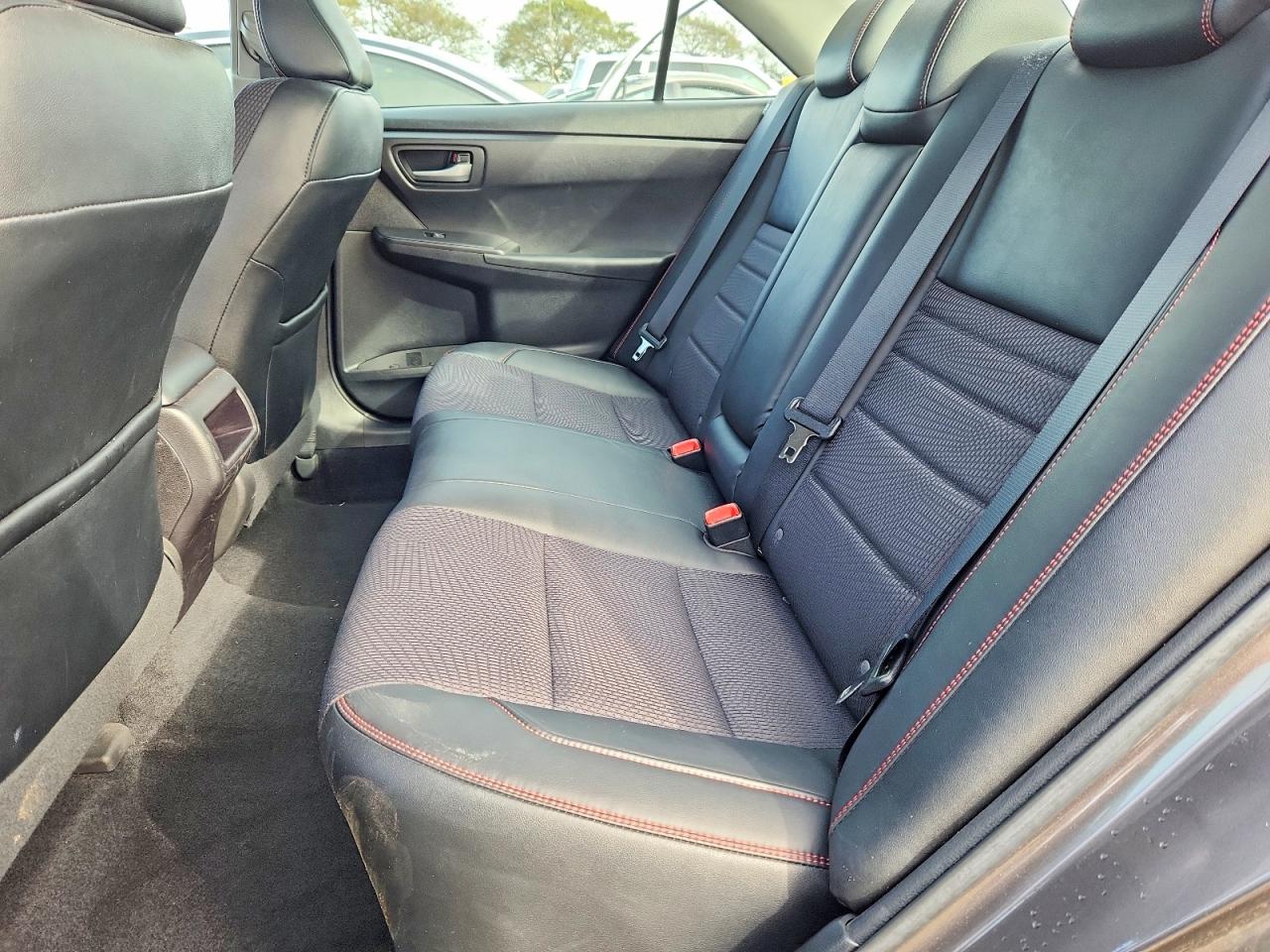 2017 TOYOTA CAMRY SE photo 10