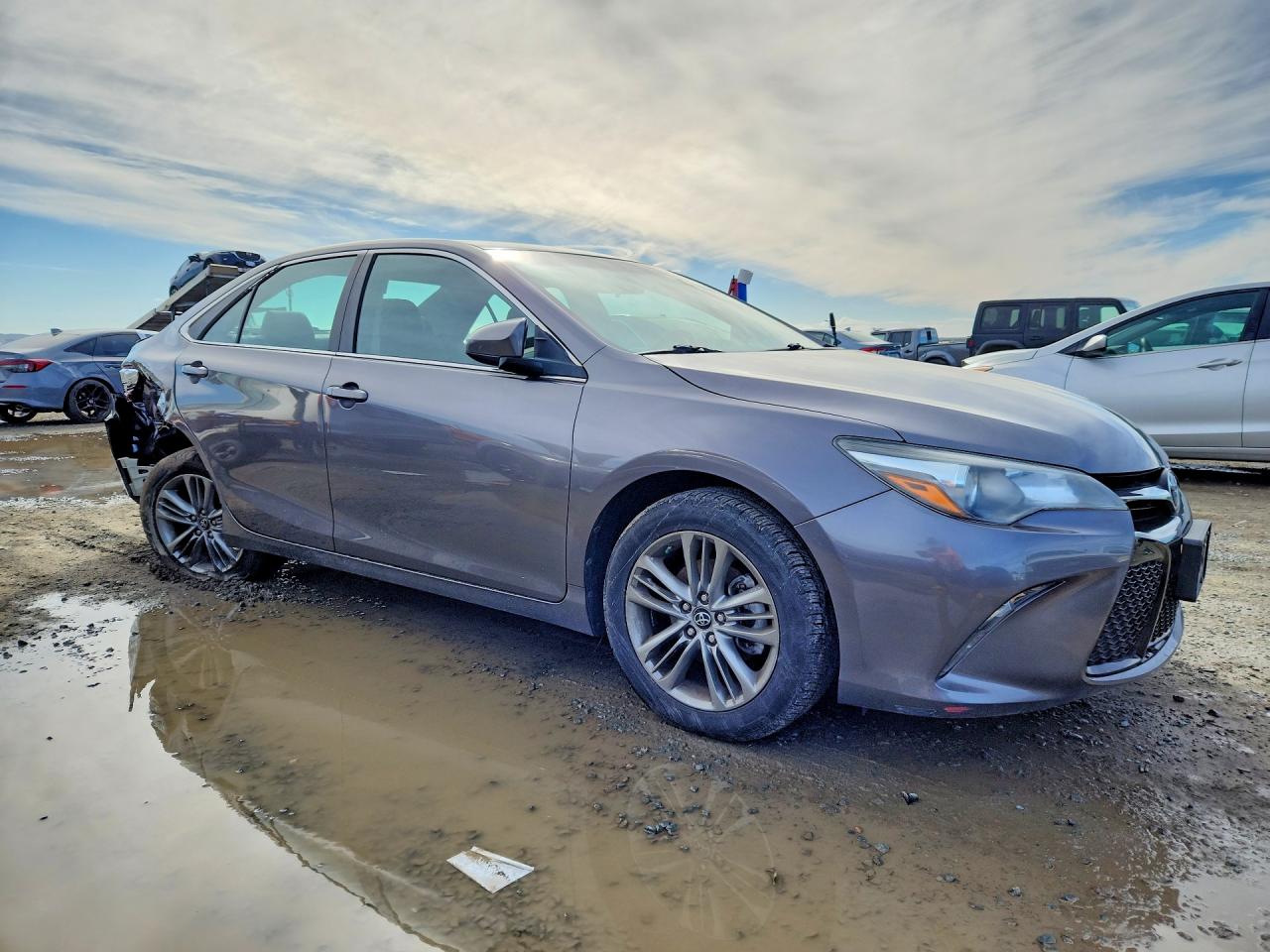 2017 TOYOTA CAMRY SE photo 4