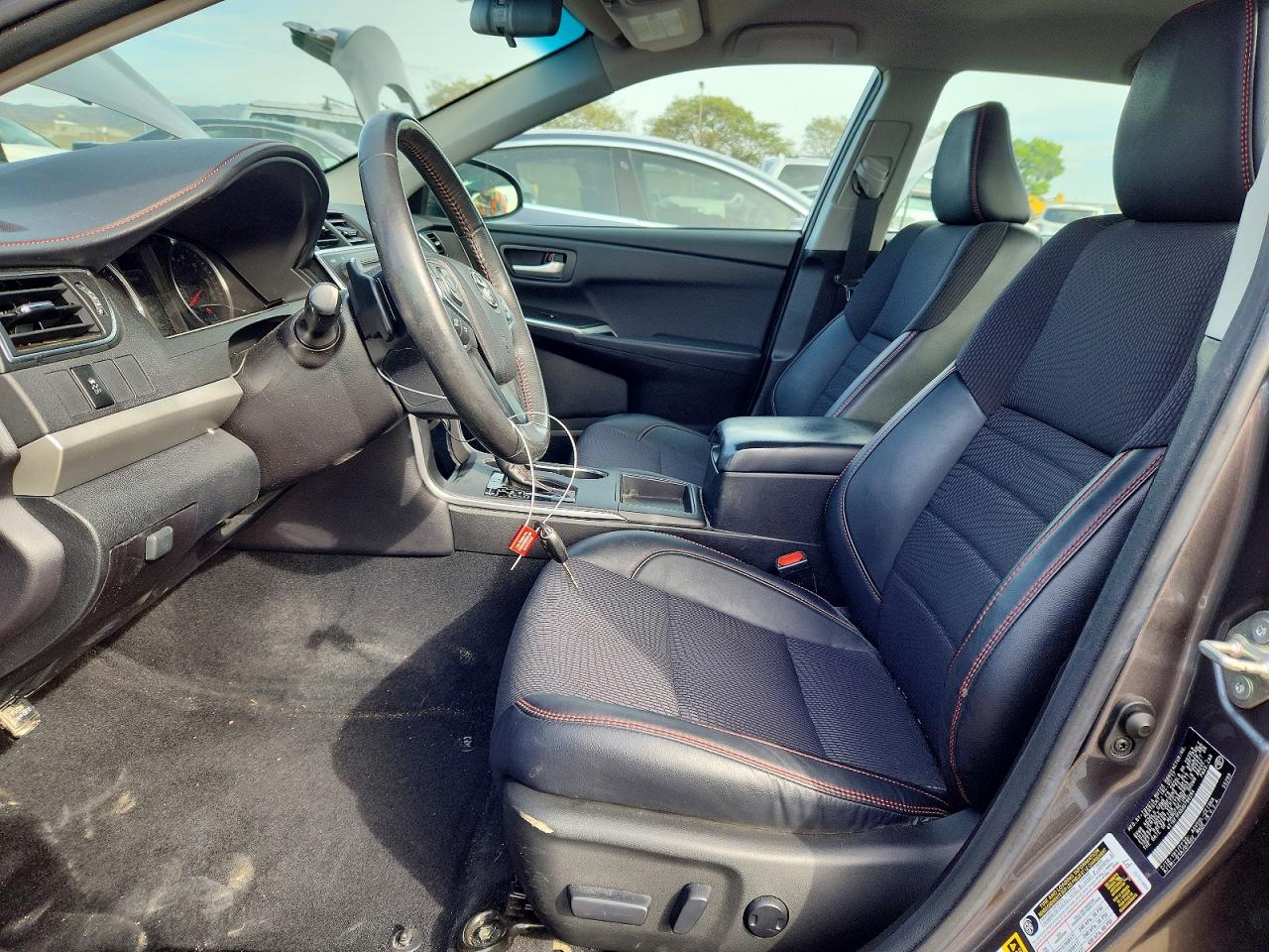 2017 TOYOTA CAMRY SE photo 7