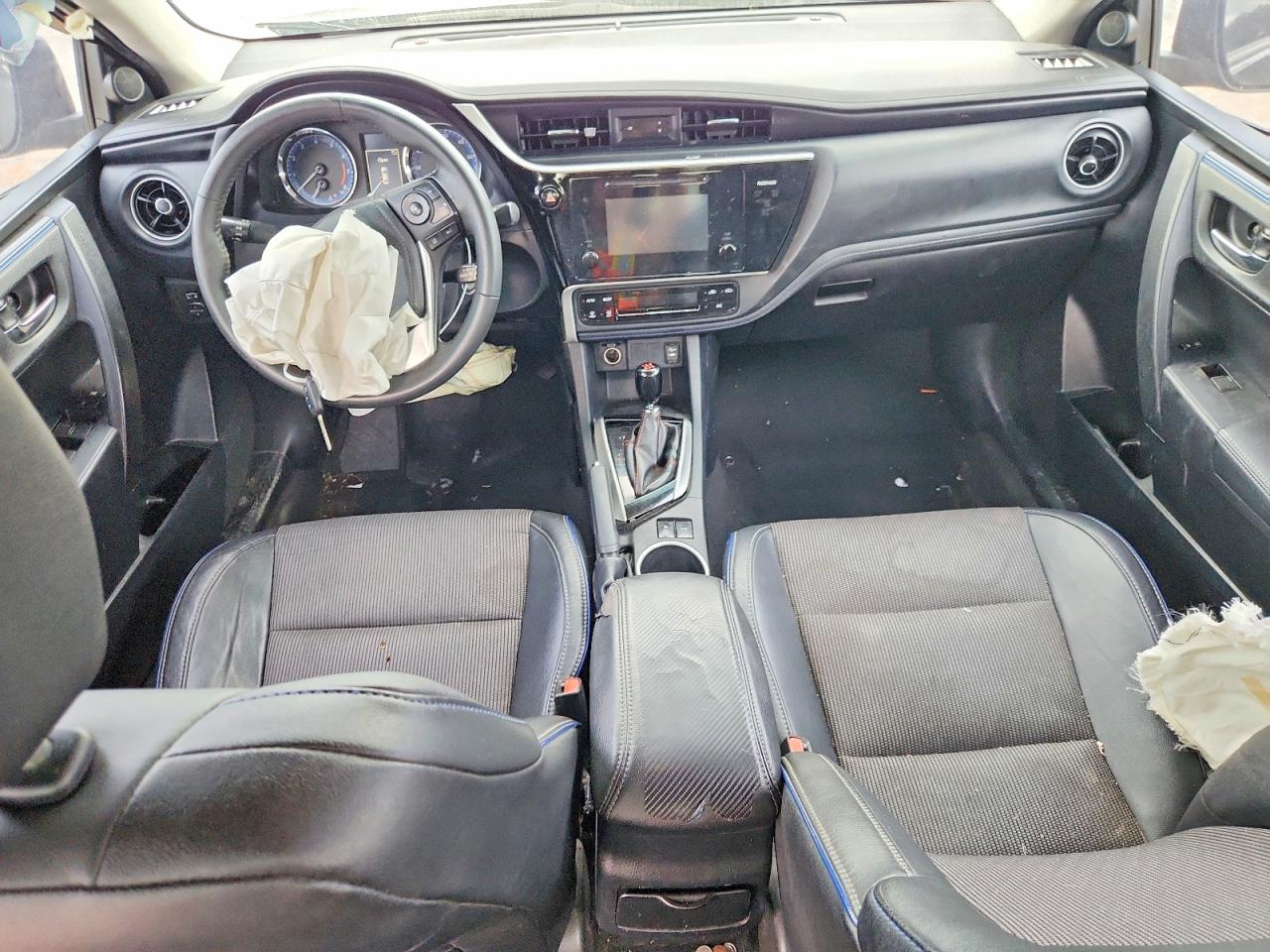2017 TOYOTA COROLLA L photo 8