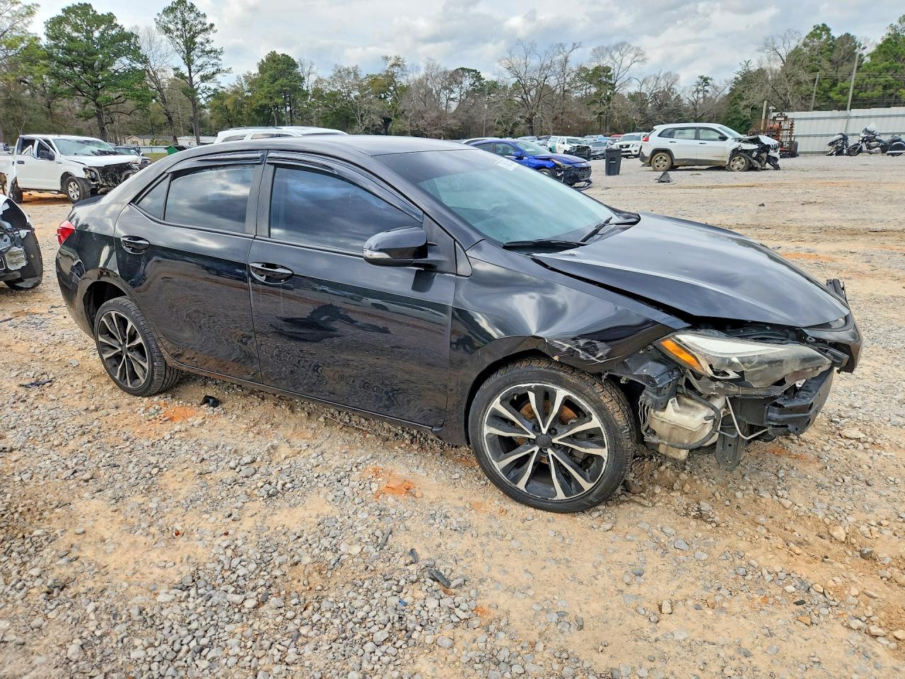 2017 TOYOTA COROLLA L photo 4