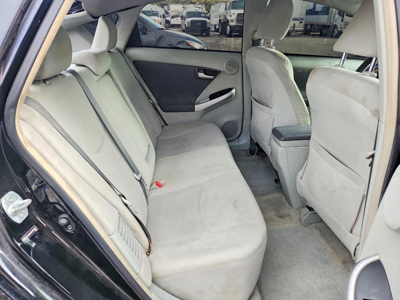 2010 TOYOTA PRIUS photo 28