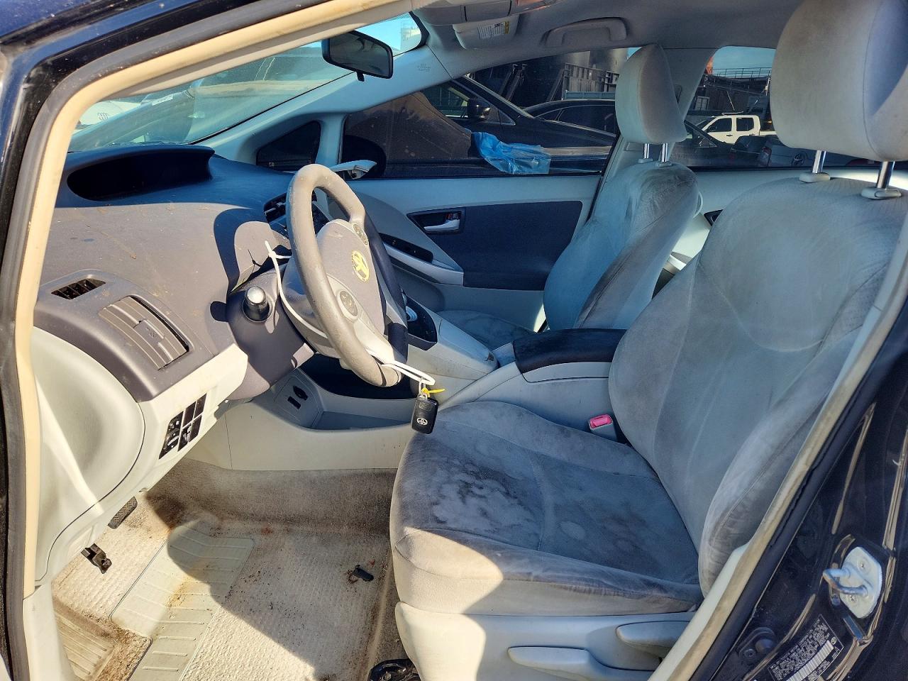 2010 TOYOTA PRIUS photo 19