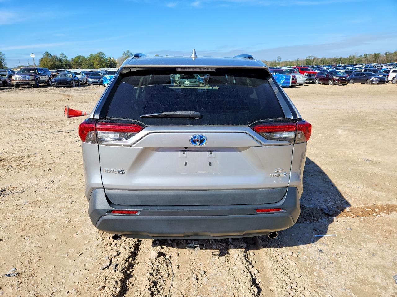 2019 TOYOTA RAV4 photo 11