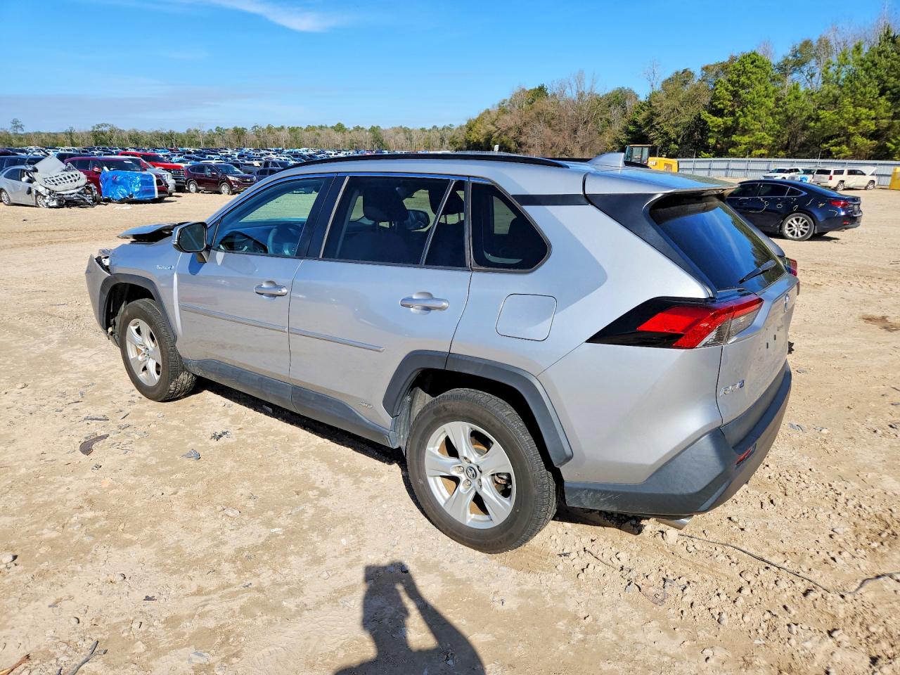 2019 TOYOTA RAV4 photo 3