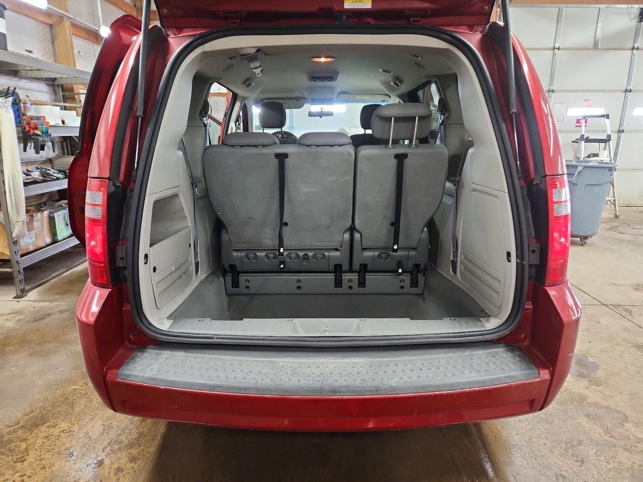 2010 DODGE GRAND CARAVAN SE photo 16