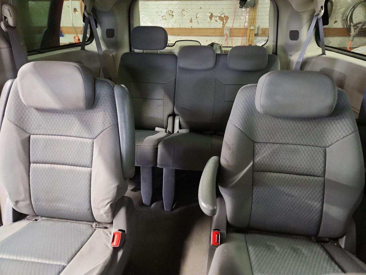 2010 DODGE GRAND CARAVAN SE photo 28