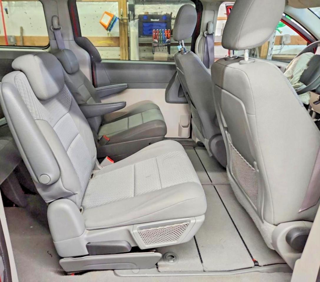 2010 DODGE GRAND CARAVAN SE photo 31