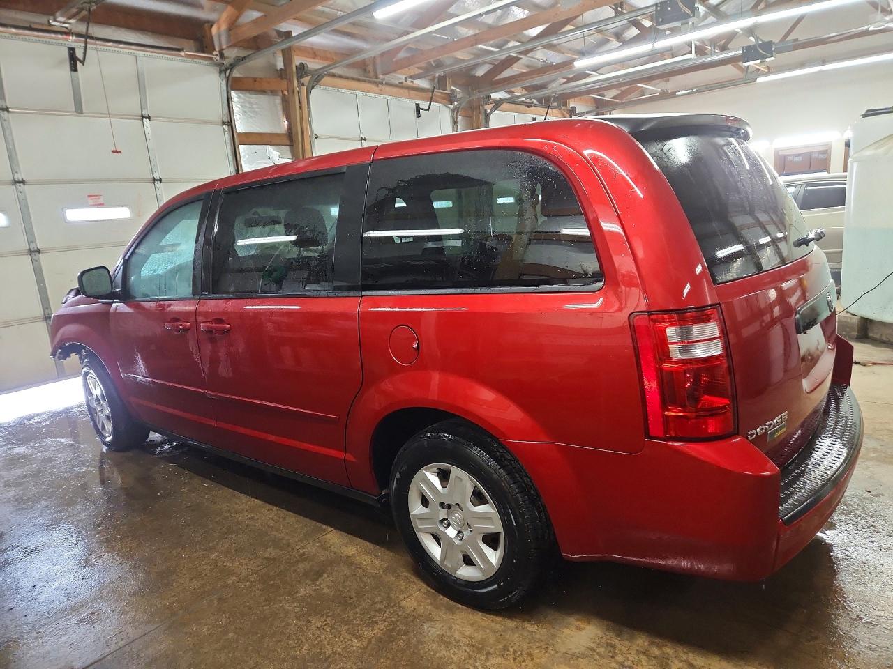 2010 DODGE GRAND CARAVAN SE photo 4