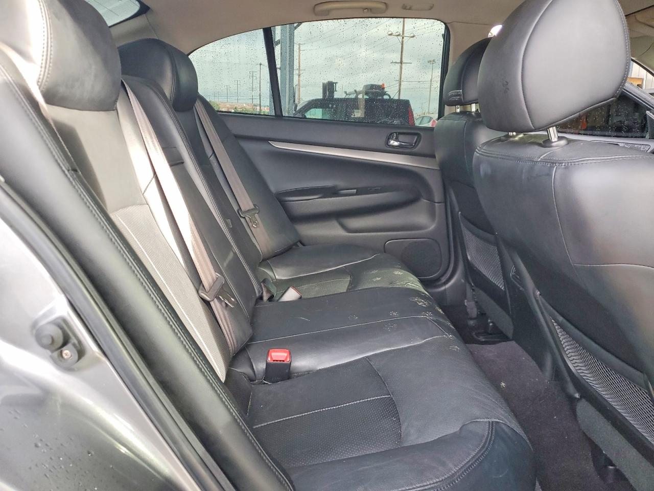 2012 INFINITI G37 BASE photo 10