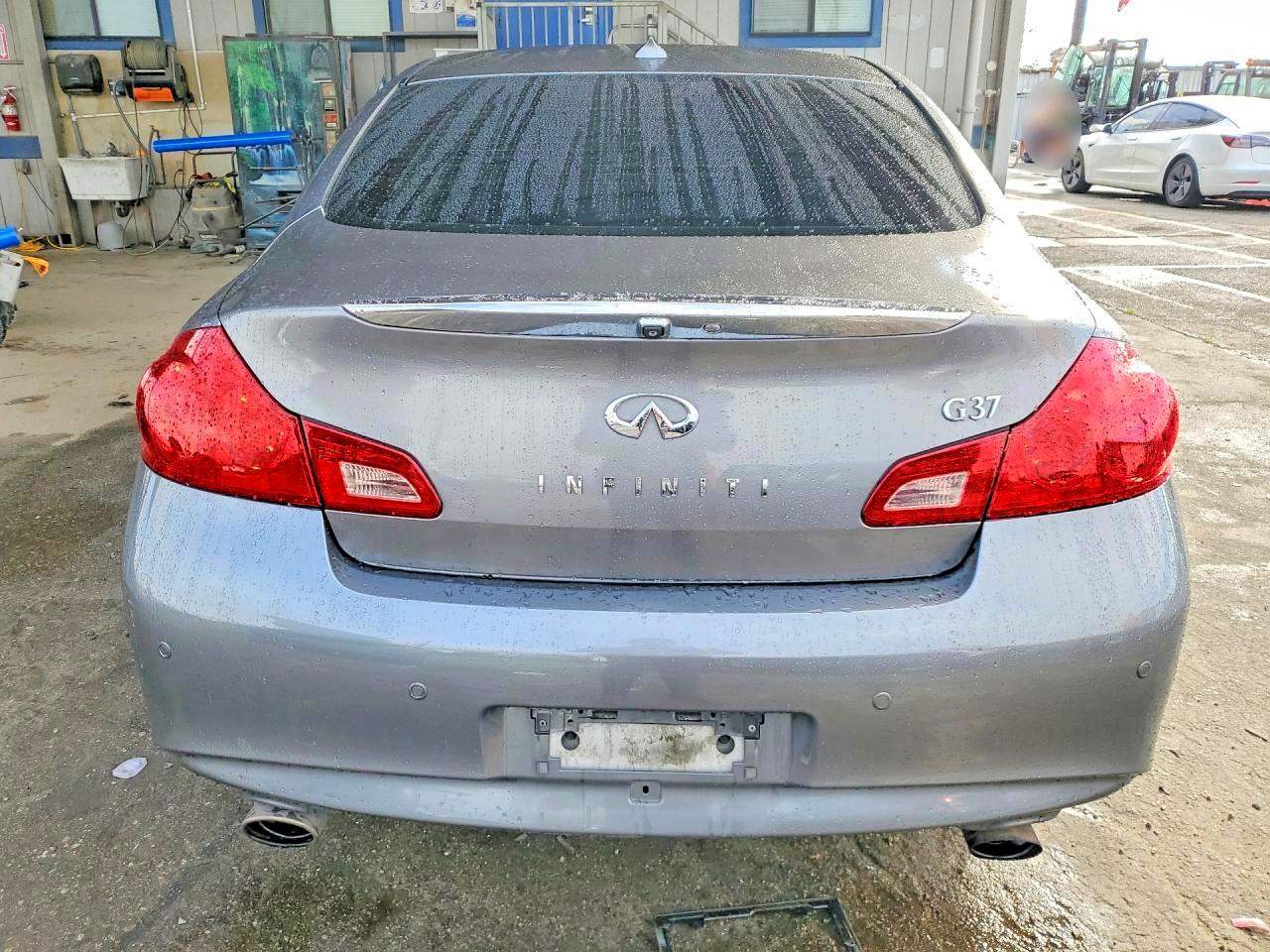 2012 INFINITI G37 BASE photo 6