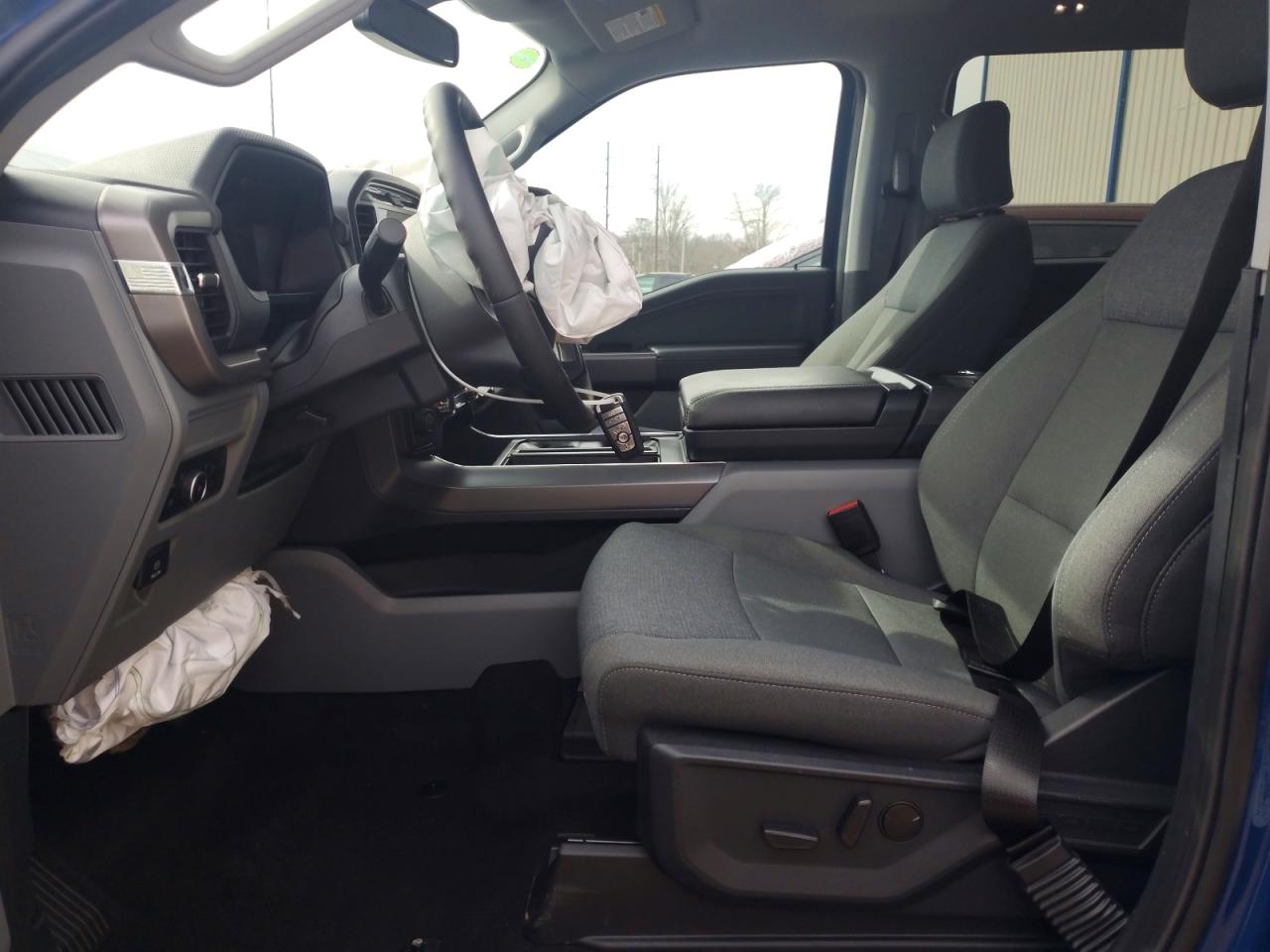 2025 FORD F150 XLT photo 7
