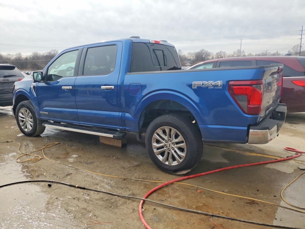 2025 FORD F150 XLT photo 2