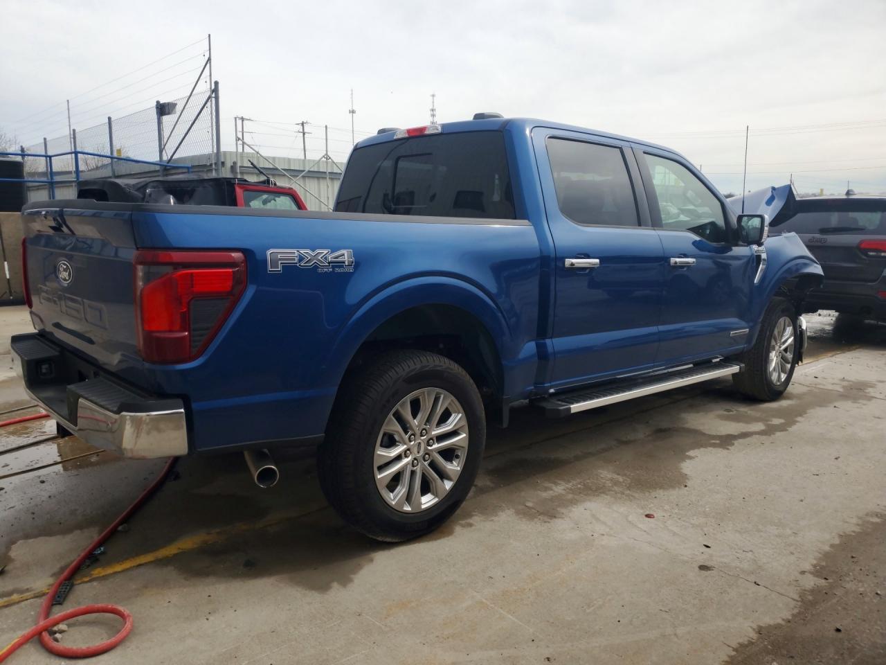 2025 FORD F150 XLT photo 3