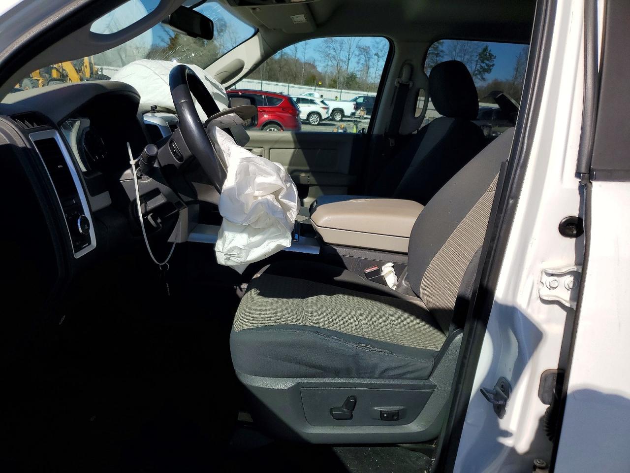 2011 DODGE RAM 1500 photo 19