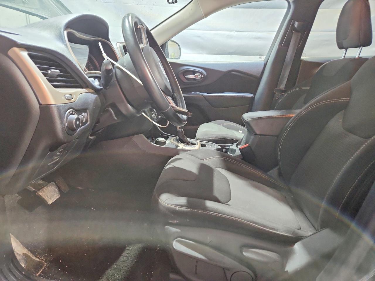 2015 JEEP CHEROKEE LATITUDE photo 19