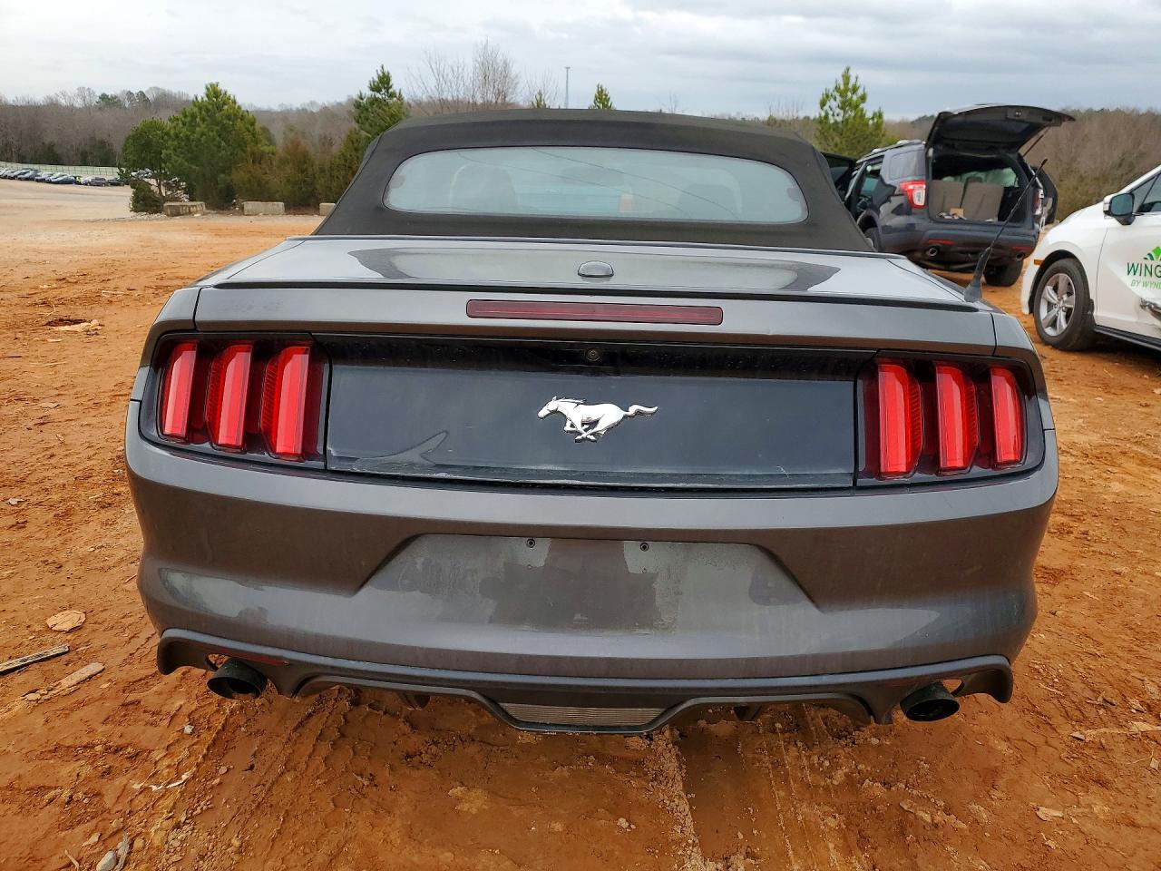 2015 FORD MUSTANG photo 11