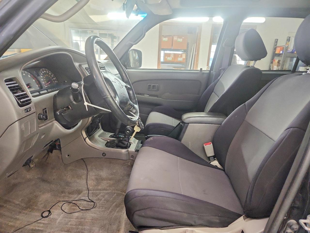 2002 TOYOTA 4RUNNER SR5 photo 7