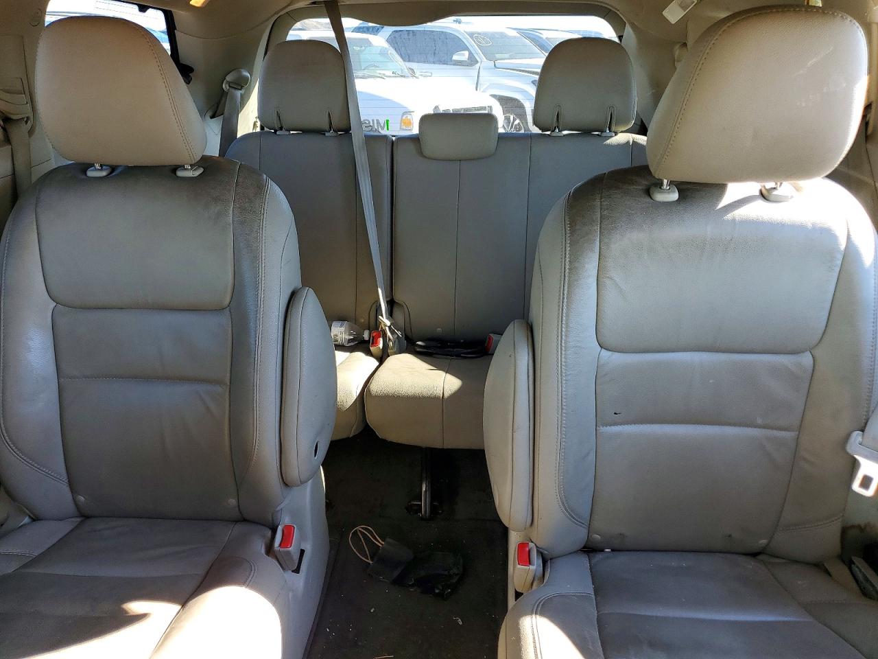 2016 TOYOTA SIENNA XLE PREMIUM 7-PASSENGER photo 19