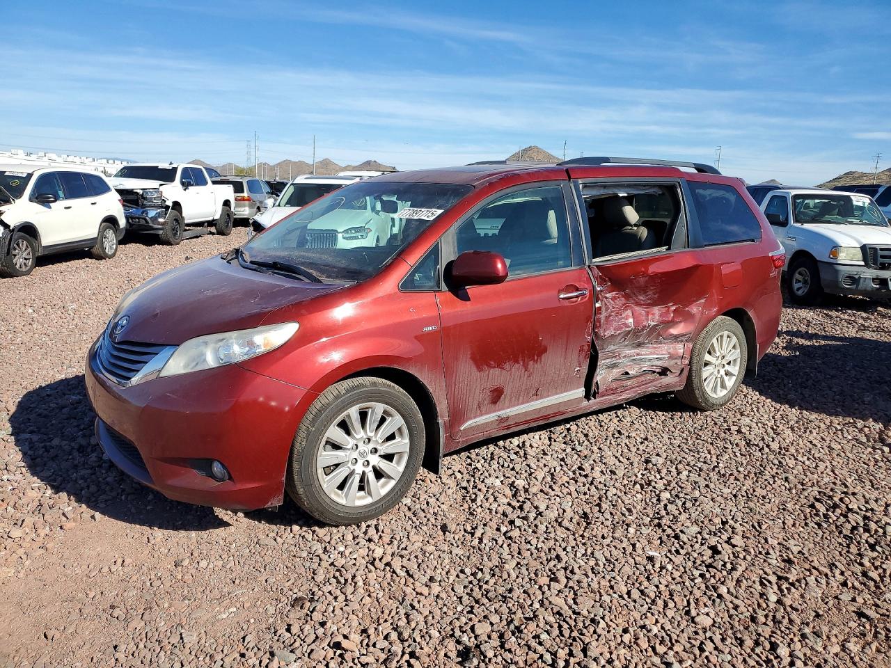 2016 TOYOTA SIENNA