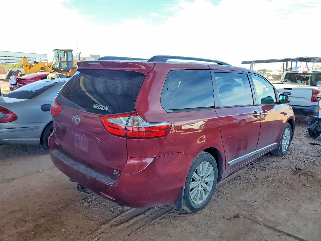 2016 TOYOTA SIENNA XLE PREMIUM 7-PASSENGER photo 5