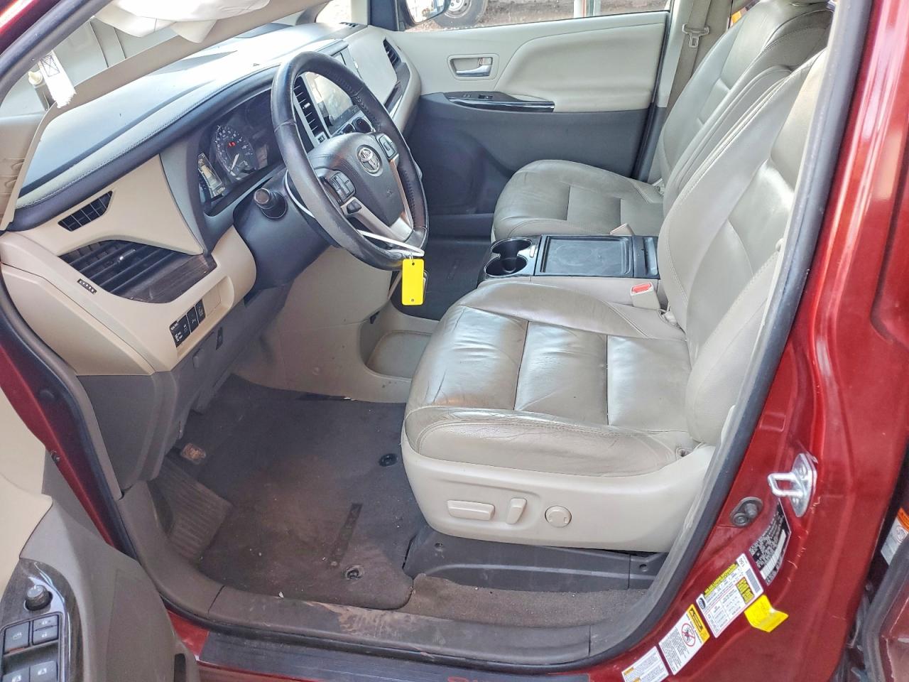 2016 TOYOTA SIENNA XLE PREMIUM 7-PASSENGER photo 13