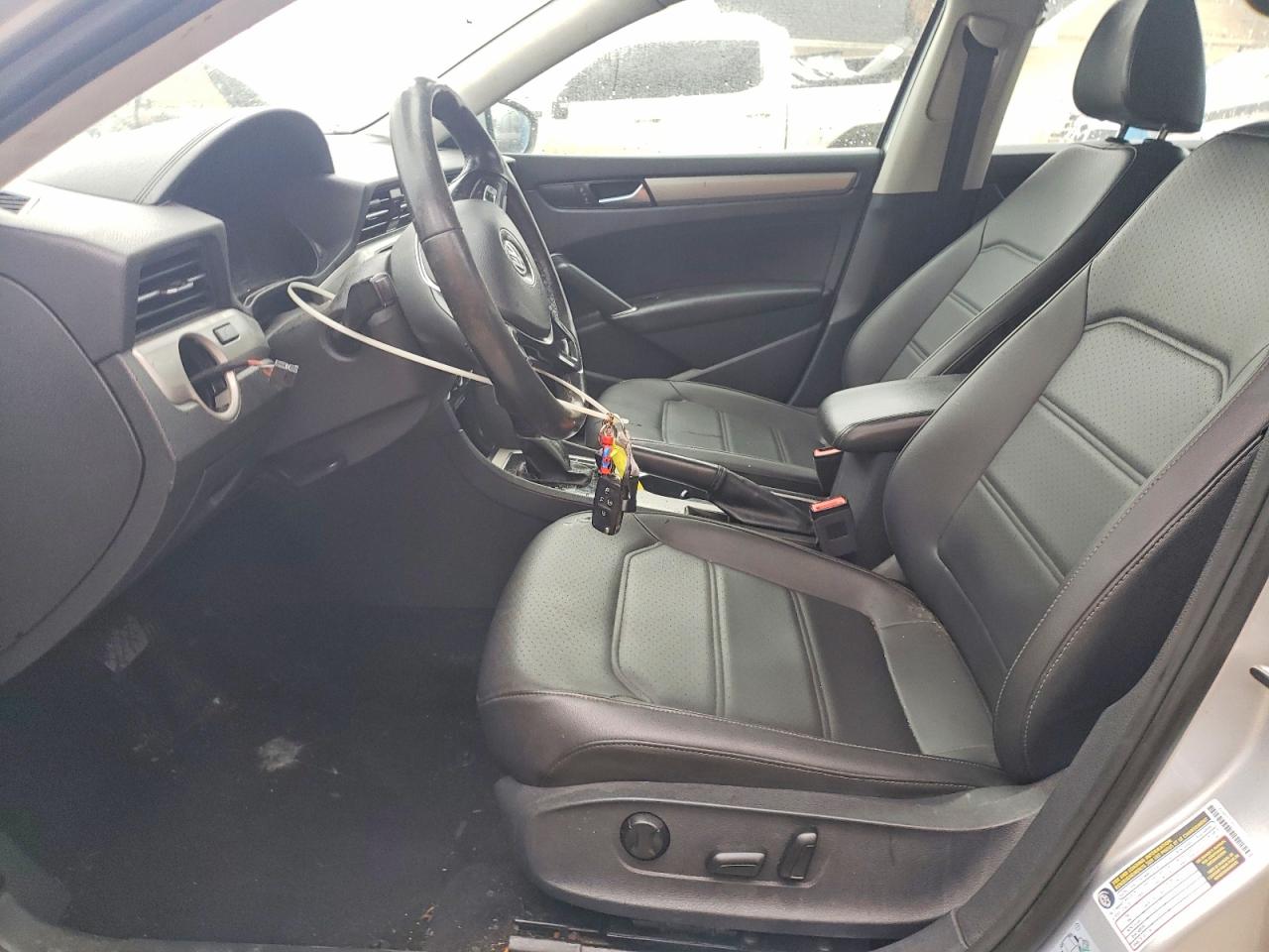 2021 VOLKSWAGEN PASSAT SE photo 7