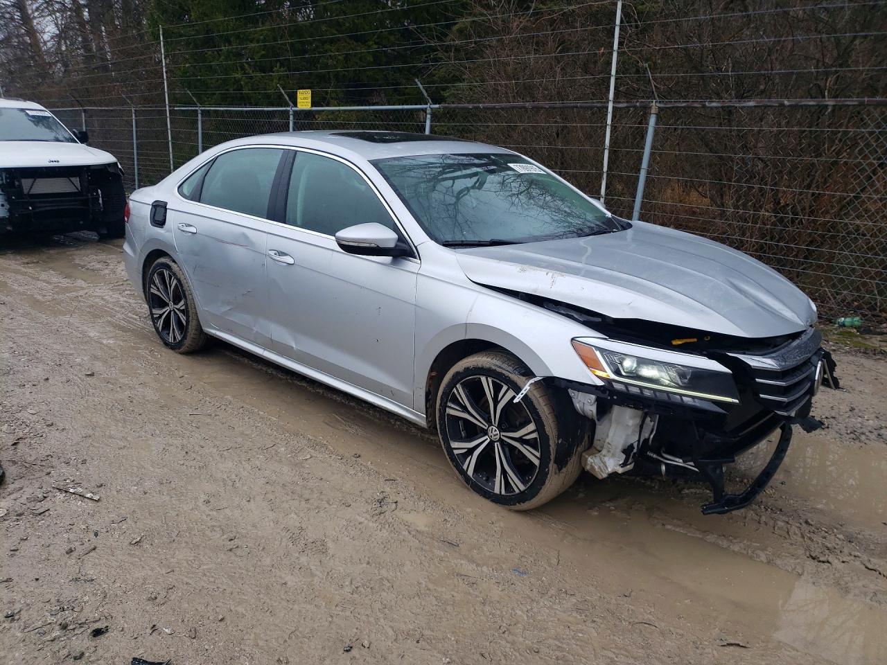 2021 VOLKSWAGEN PASSAT SE photo 4