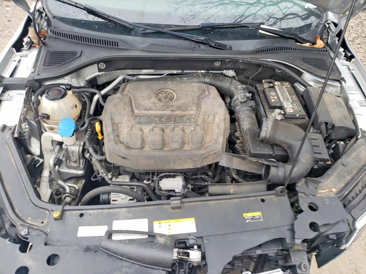 2021 VOLKSWAGEN PASSAT SE photo 11