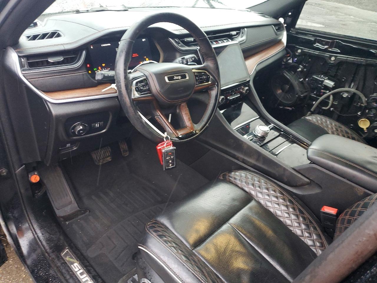 2023 JEEP GRAND CHEROKEE SUMMIT photo 8