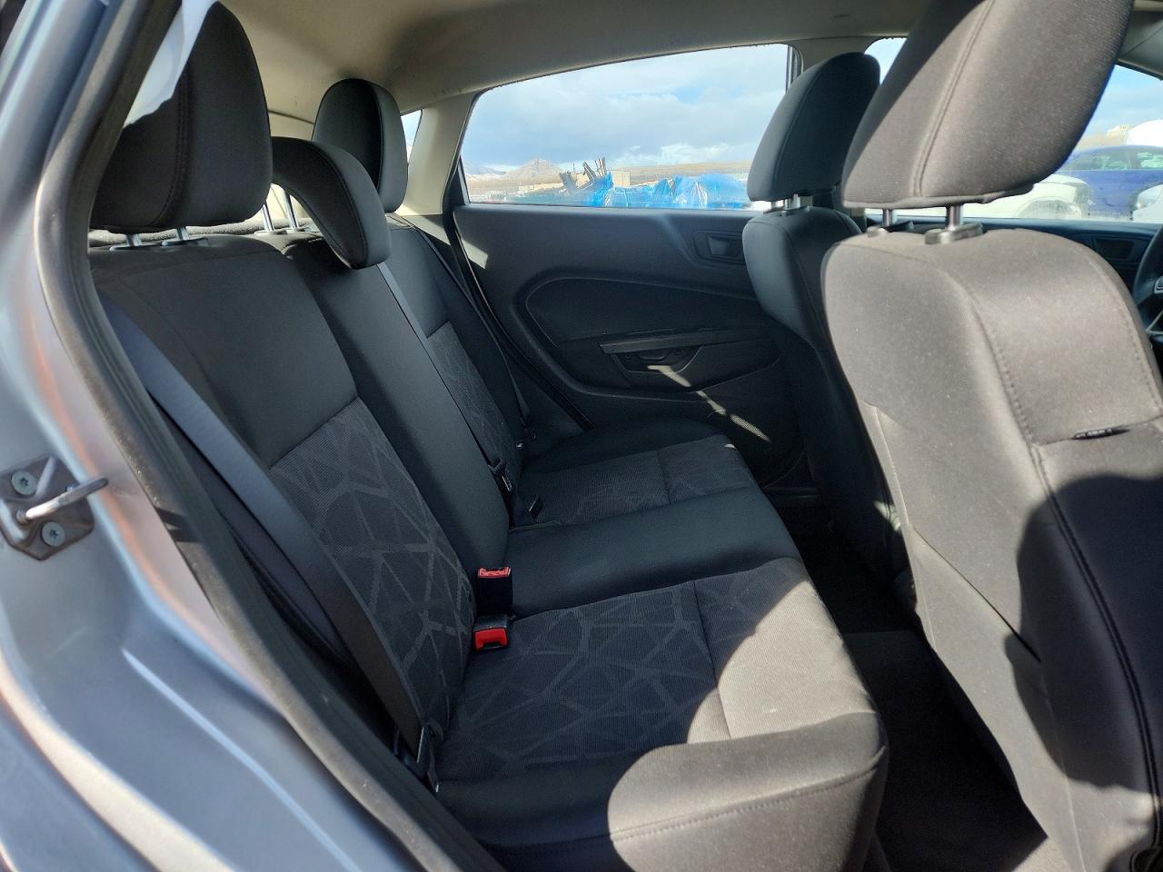 2011 FORD FIESTA SE photo 10