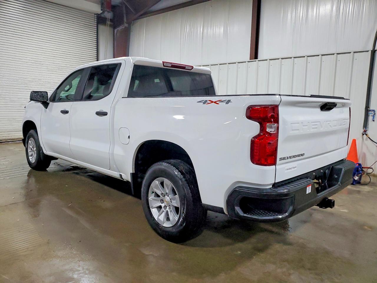 2024 CHEVROLET SILVERADO K1500 photo 3