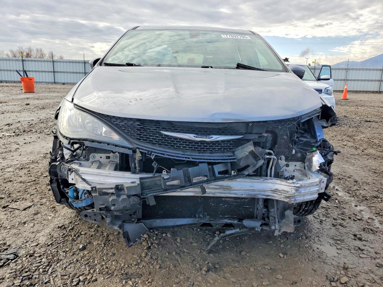 2021 CHRYSLER VOYAGER LX photo 5