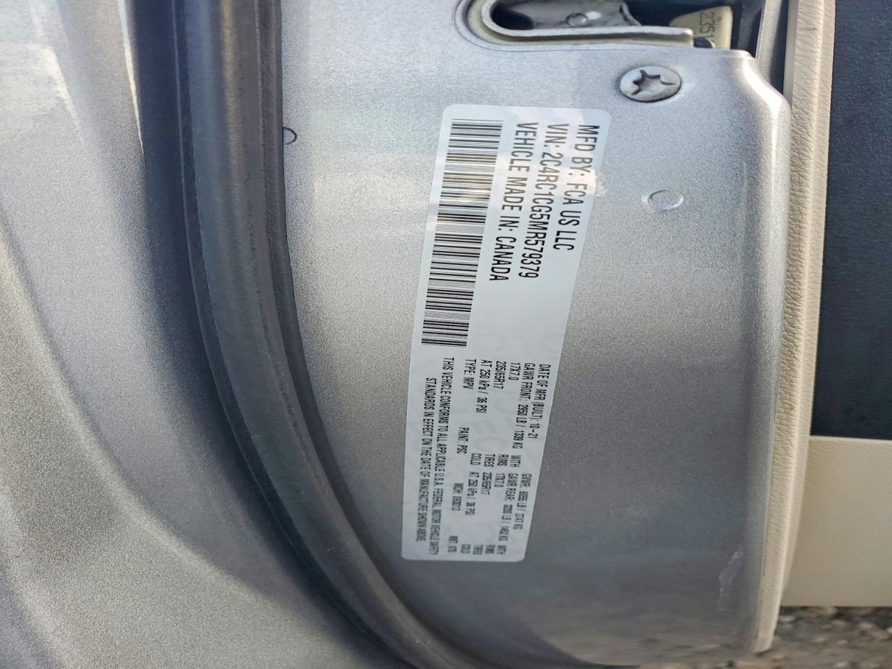 2021 CHRYSLER VOYAGER LX photo 13