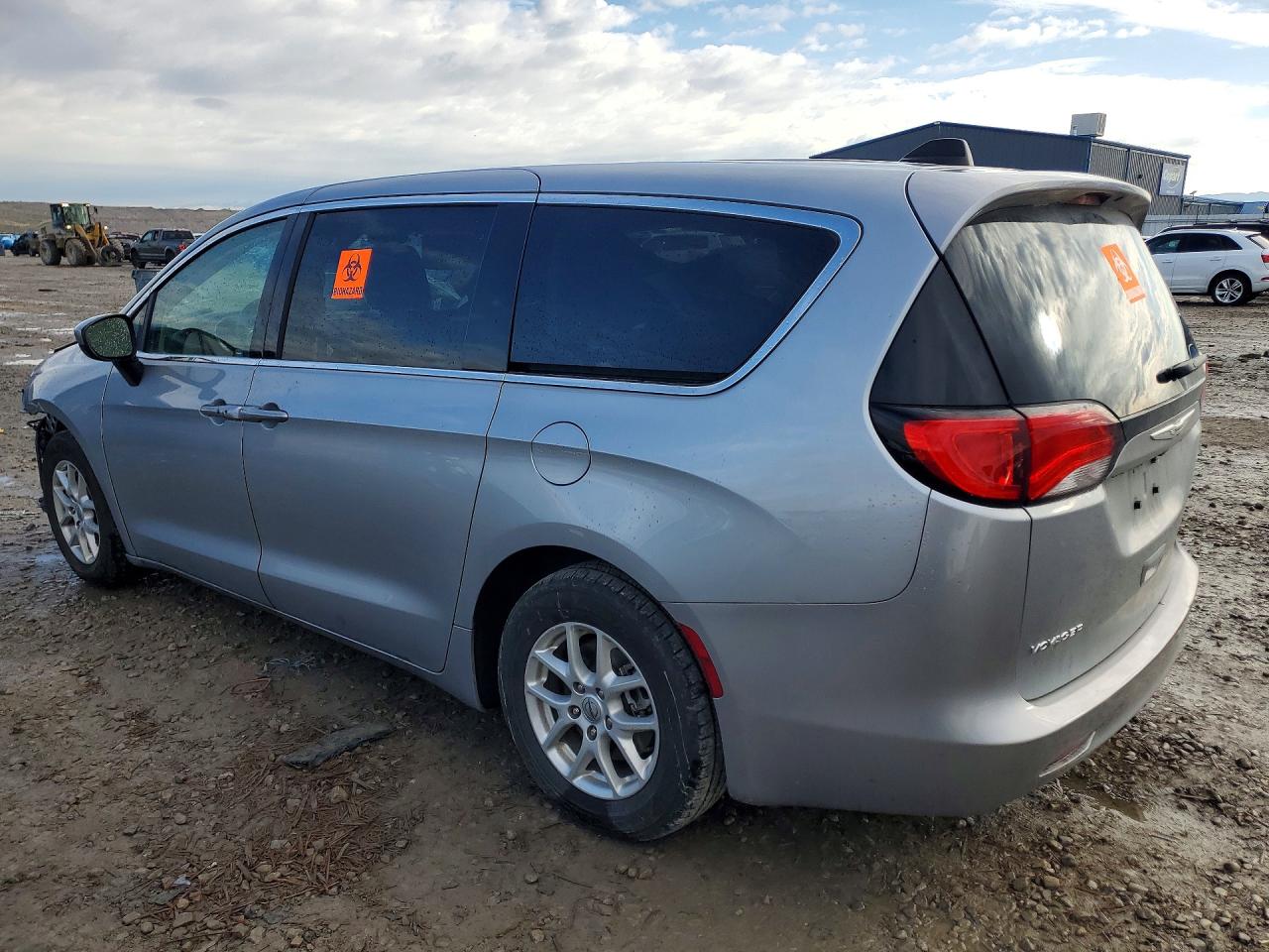 2021 CHRYSLER VOYAGER LX photo 2