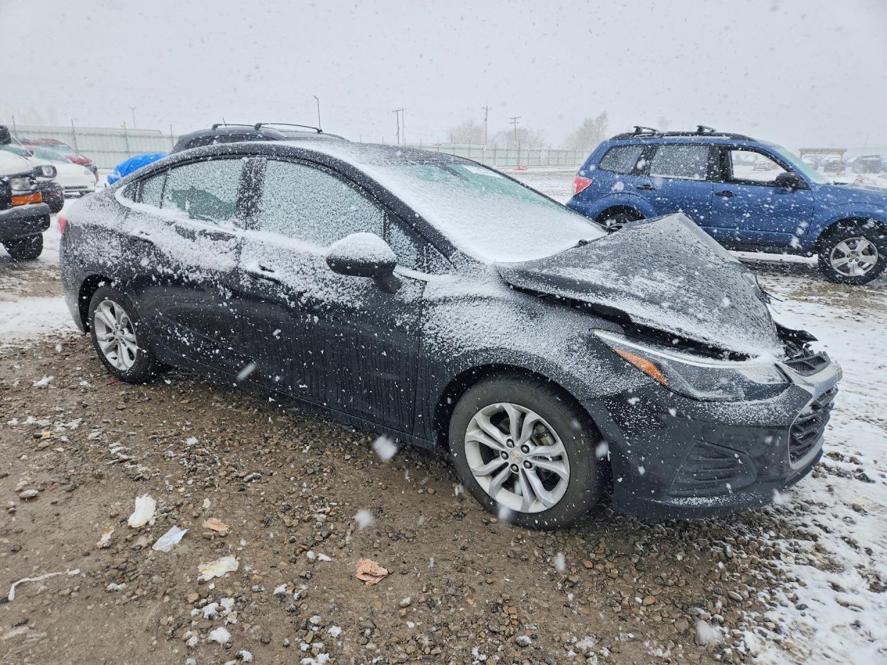 2019 CHEVROLET CRUZE LT photo 4