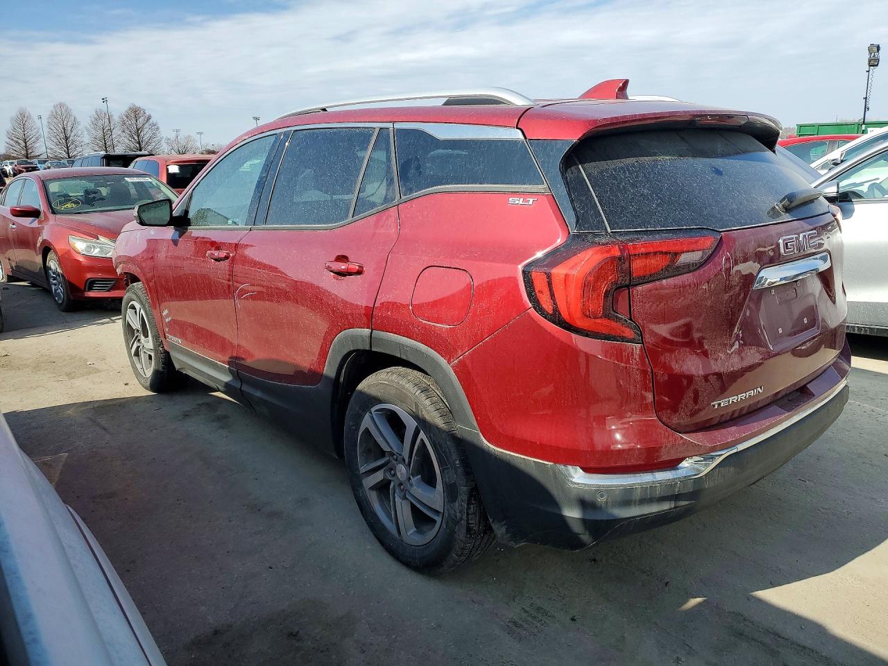 2018 GMC TERRAIN SLT photo 2