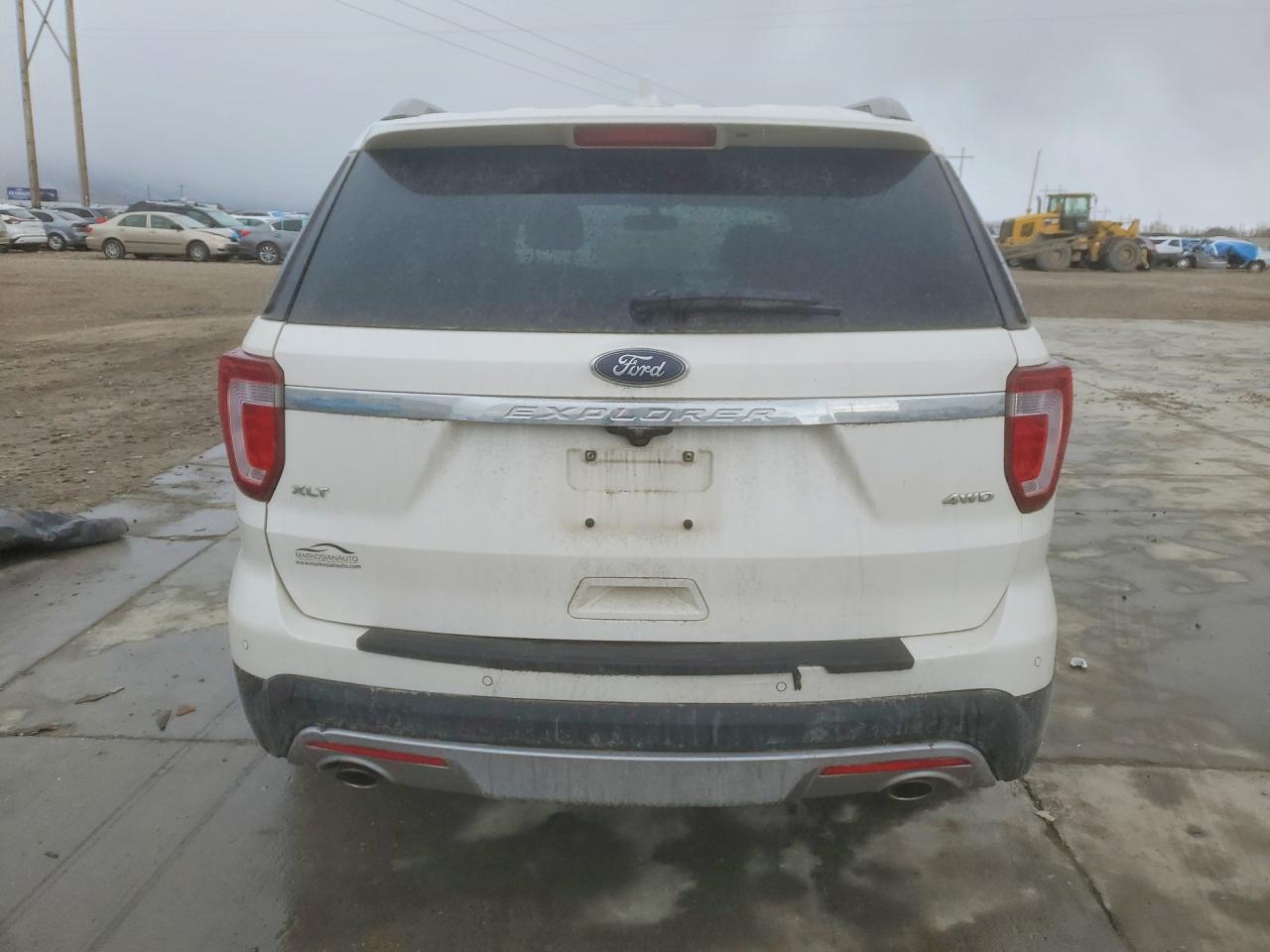 2017 FORD EXPLORER XLT photo 6
