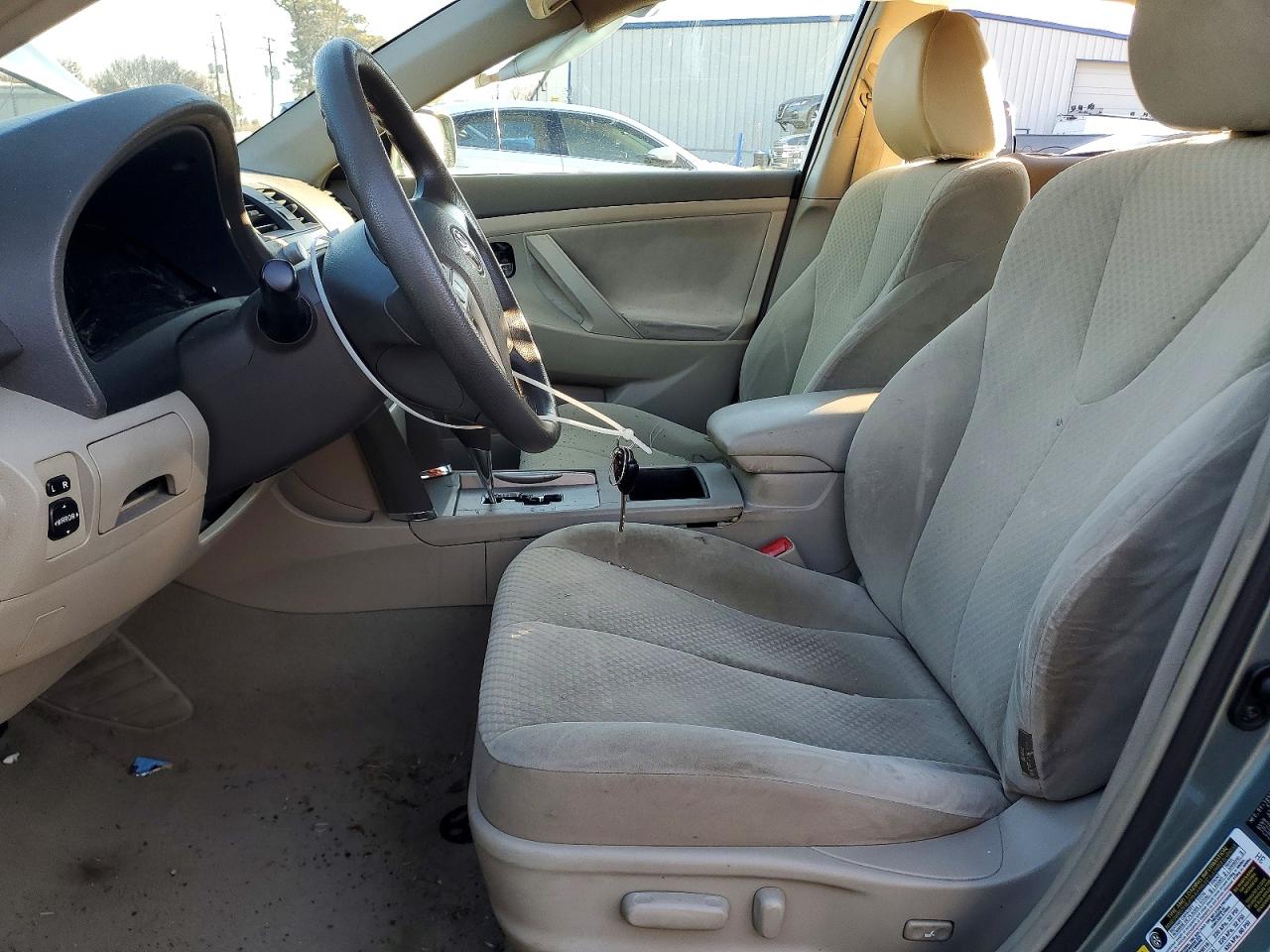 2008 TOYOTA CAMRY LE photo 7