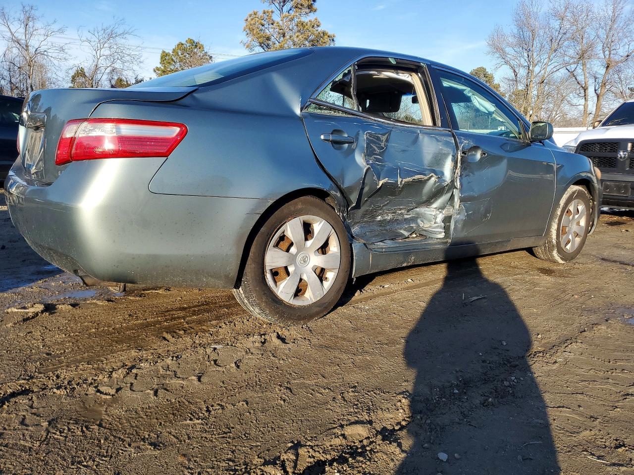 2008 TOYOTA CAMRY LE photo 3