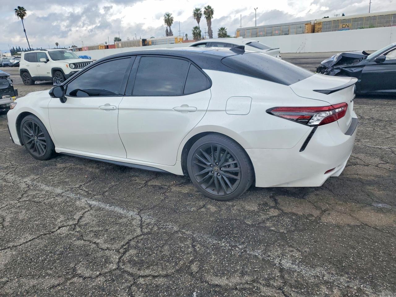 2021 TOYOTA CAMRY XSE photo 2
