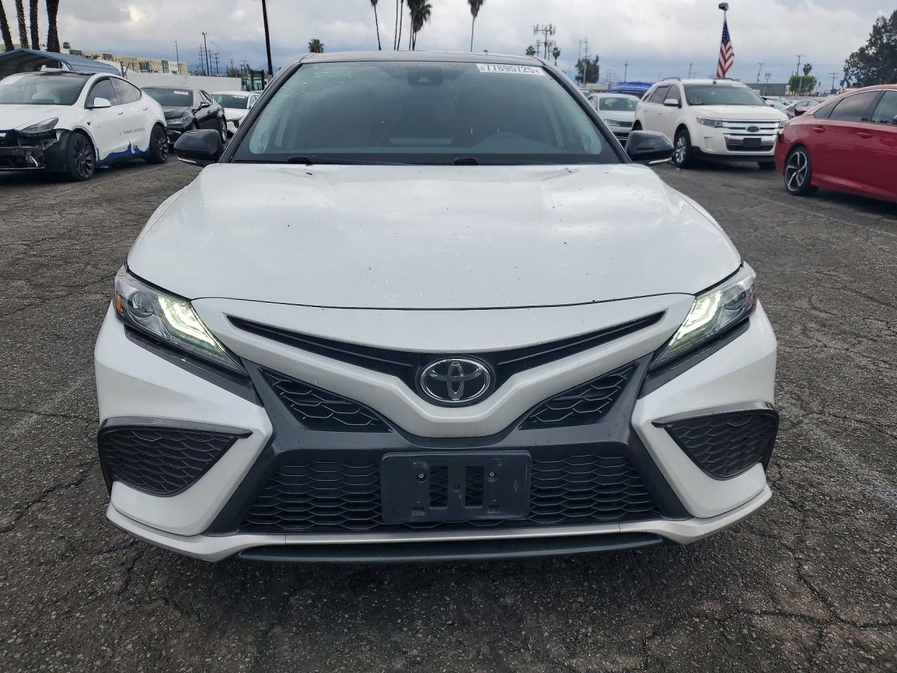 2021 TOYOTA CAMRY XSE photo 5