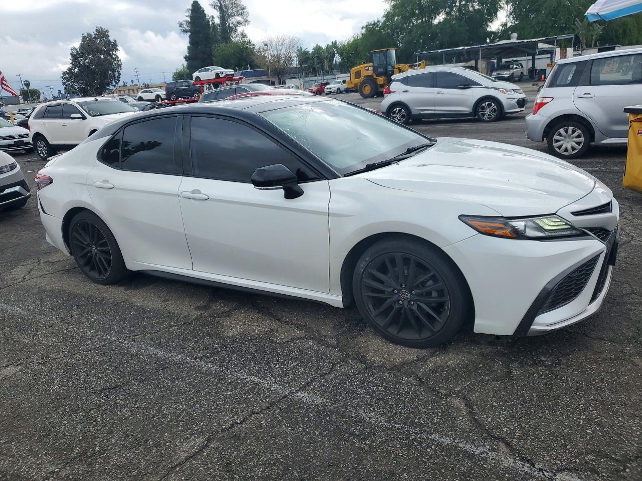 2021 TOYOTA CAMRY XSE photo 4